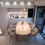 アパート Luxury Rooftop Escape Duplex ザダル