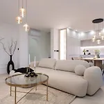 Luxury Rooftop Escape Duplex アパート