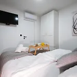 Luxury Rooftop Escape Duplex アパート