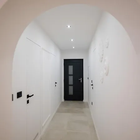 Апартаменты Luxury Rooftop Escape Duplex