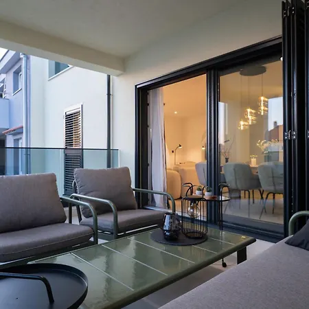 Апартаменты Luxury Rooftop Escape Duplex Задар