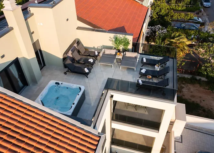 Luxury Rooftop Escape Duplex *