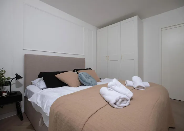 Luxury Rooftop Escape Duplex شقة *